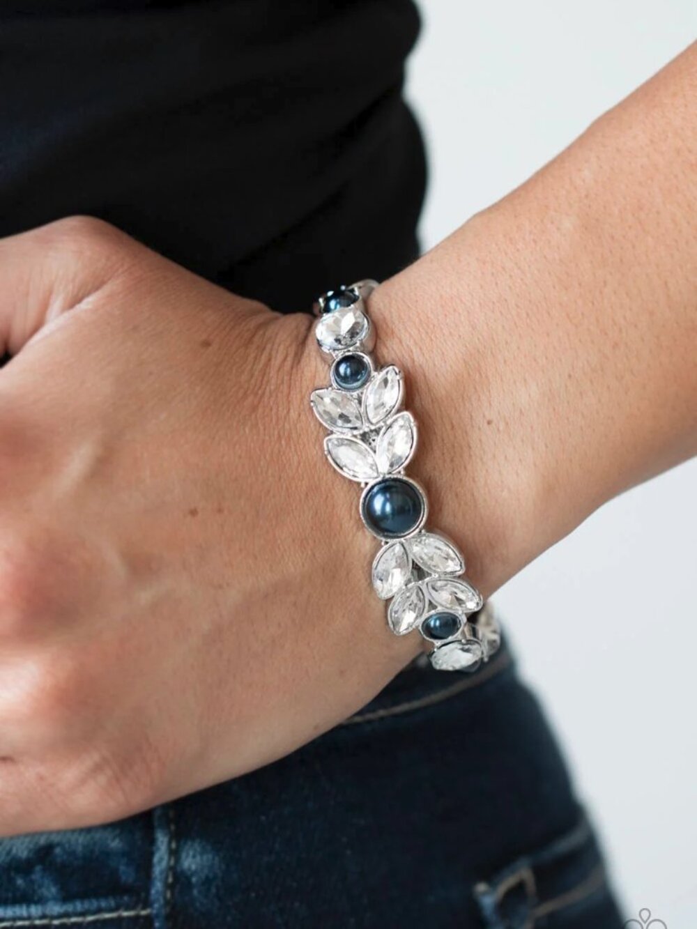 Paparazzi Jewelry Accessories - Regal Reminiscence - Blue Bracelet - Vintage